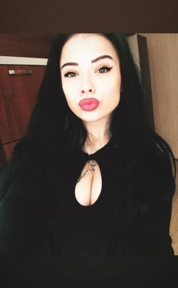 50 лет перемен: Как социальные стереотипы о ночных бабочках изменились в мире интим-досуга